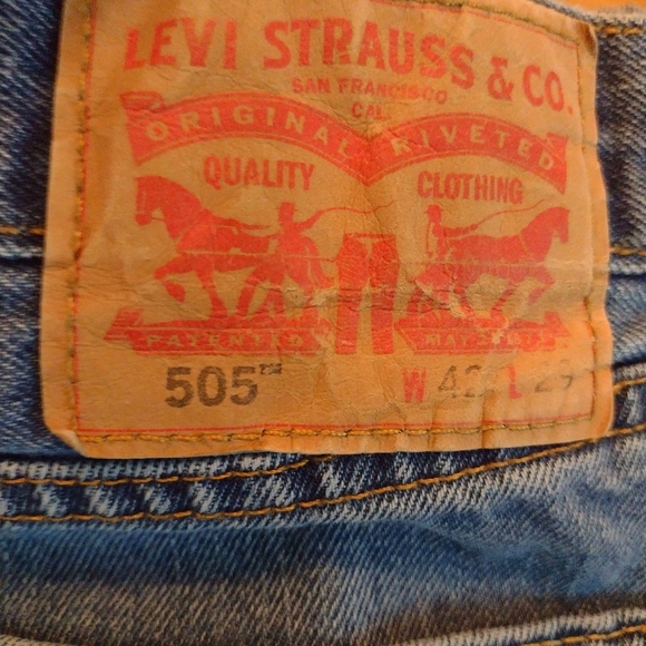 Levis - Picture 1 of 2